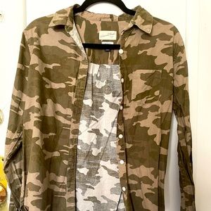 Camo button up longsleeve